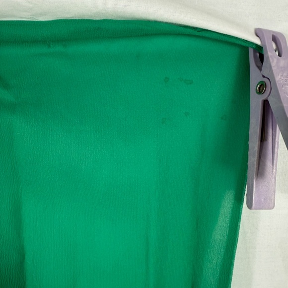 Green Scarf 10" x 71" No Tags - Picture 5 of 7